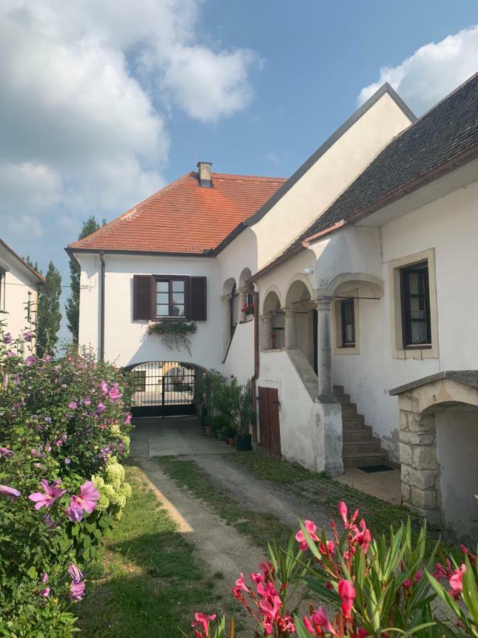 Ferienwohnungen Zum Briefmarkenhaus Moerbisch Am See Ngoại thất bức ảnh